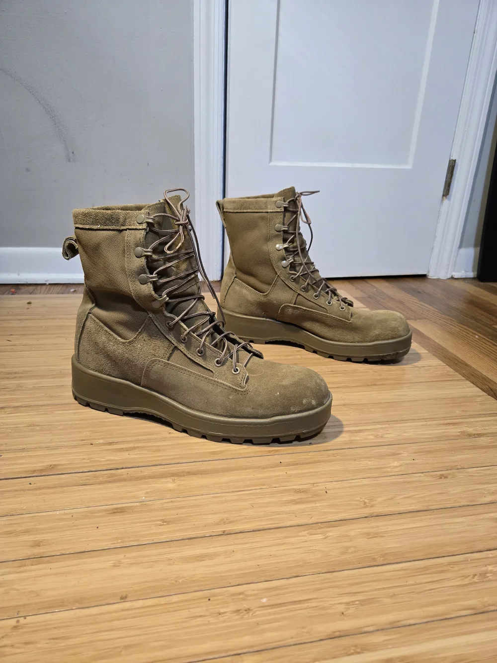 Men's Tactical Lace-Up Boots in Coyote Tan — Durable Field Footwear